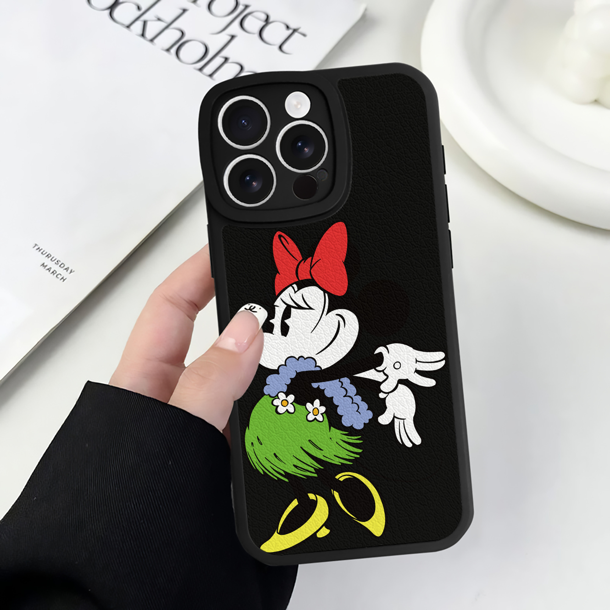 （画像用） ミッキーマウス Mickey Mouse 【iPhone 16シリーズ対応】シリコンスマホケース（レザー調） 材質：シリコン